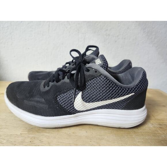 Nike Womens Revolution 3‎ 819302-001 Black Running Shoes Sneakers Size 8.5 - Picture 1 of 8